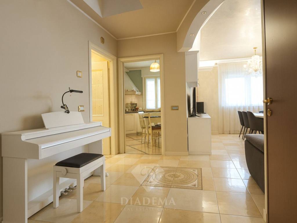 Palazzo / stabile a Besnate in Via Gallarate, 3 - Foto 2