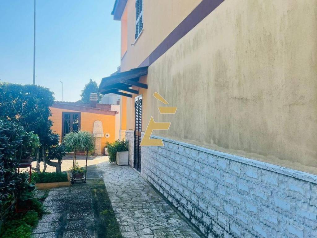 Villa a Aprilia in via dei ciliegi, 17 - Foto 2