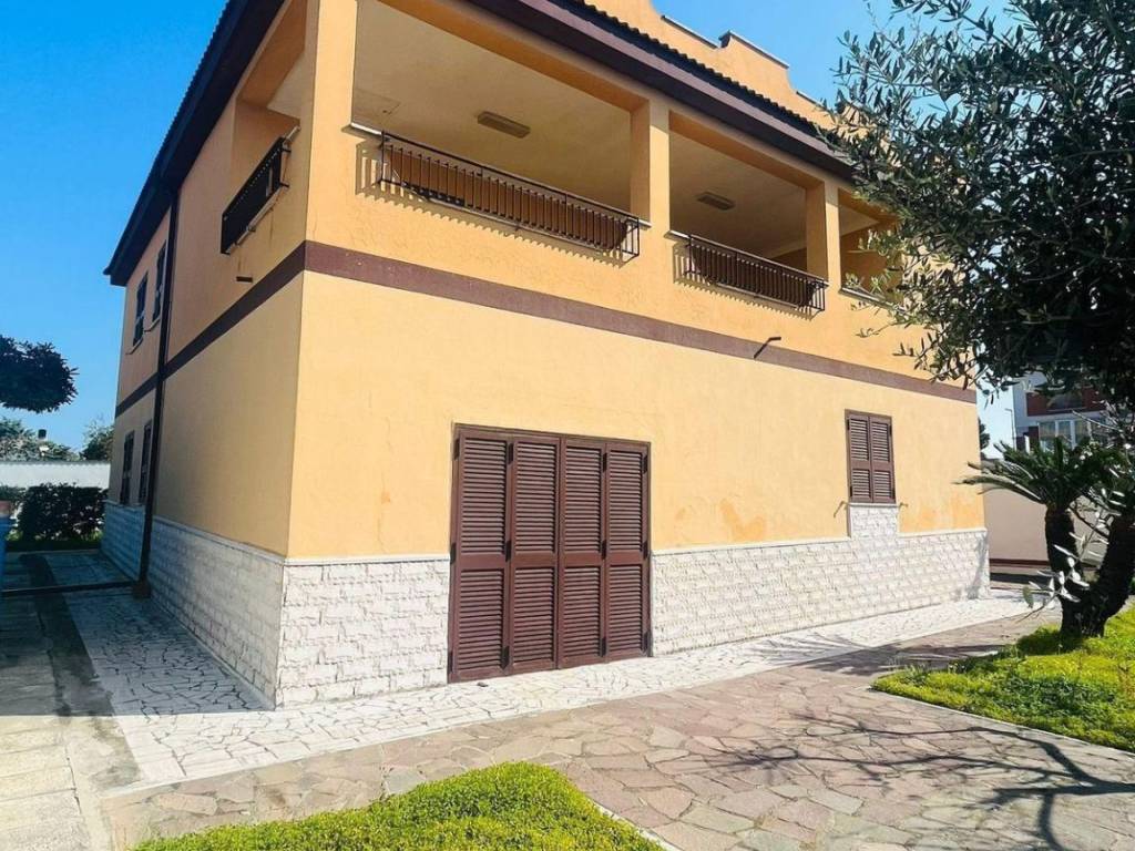 Villa a Aprilia in via dei ciliegi, 17 - Foto 3