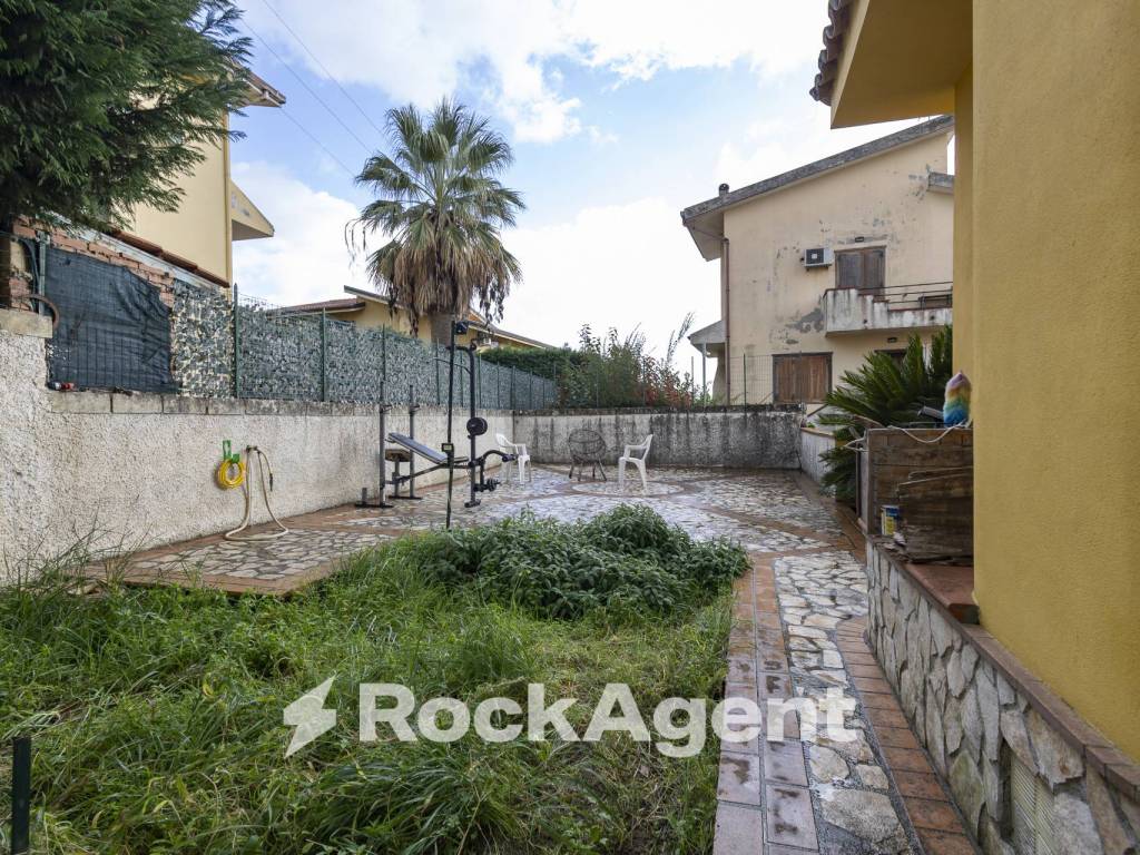 Villa a Tiriolo in Via E. Berlinguer, 27 - Foto 3