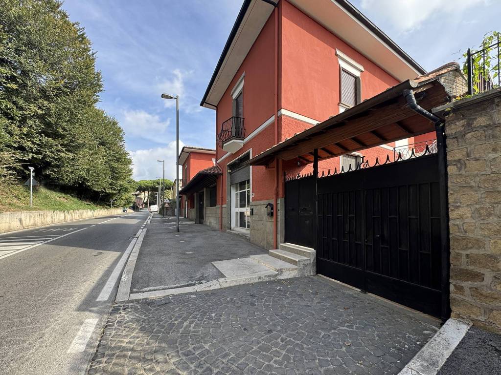 Villa a Genzano di roma in Via Achille Grandi, 25 - Foto 3