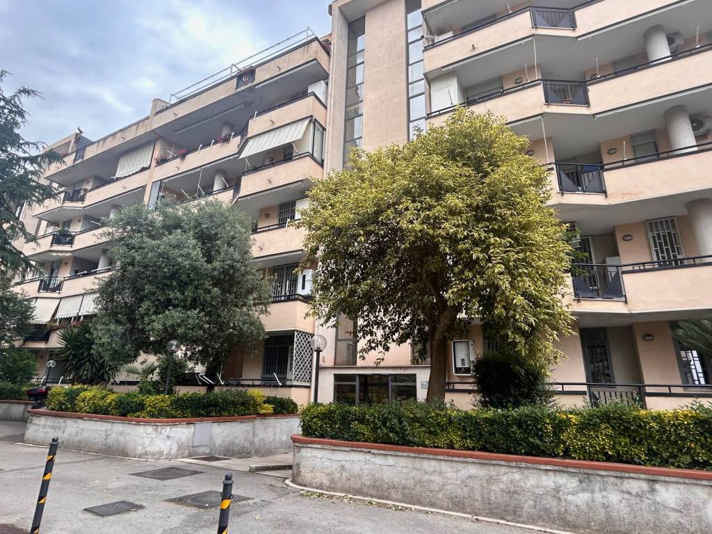 Appartamento a Caserta in Via Antonio Niccolini - Foto 2