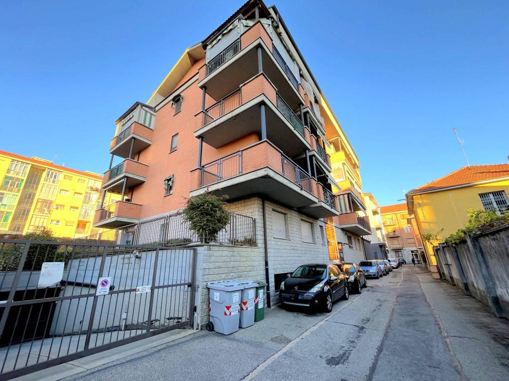 Appartamento a Moncalieri in Via Ugo Foscolo, 18 - Foto 3