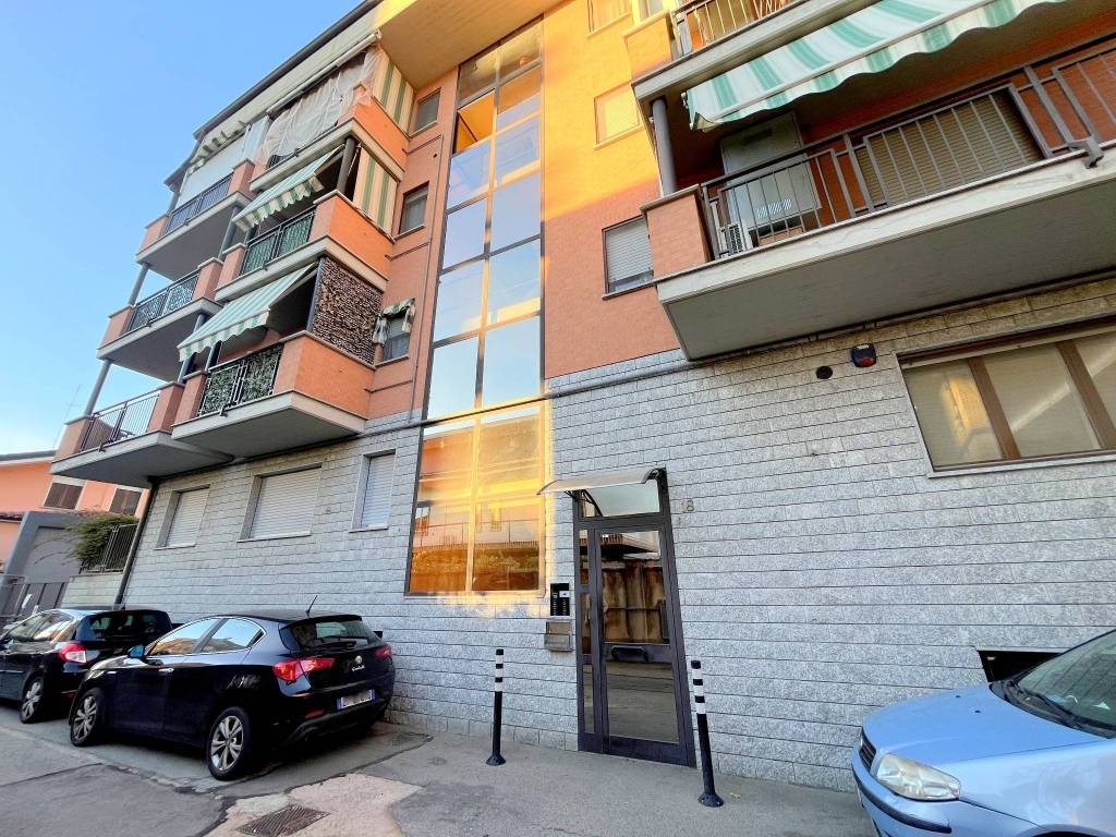 Appartamento a Moncalieri in Via Ugo Foscolo, 18 - Foto 4