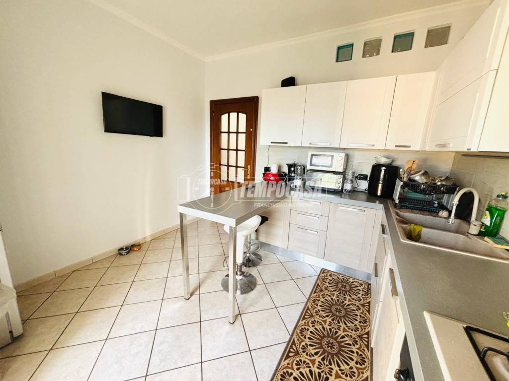 Appartamento a Quadrelle in Via Alessandro Manzoni - Foto 3