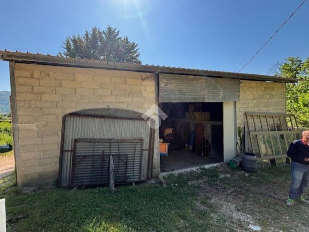 Terreno a Gualdo tadino in Via Anguillara - Foto 2