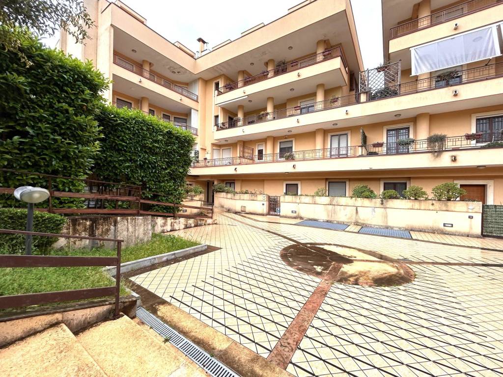 Appartamento a Caserta in Vicolo Alfredo De Negri - Foto 2