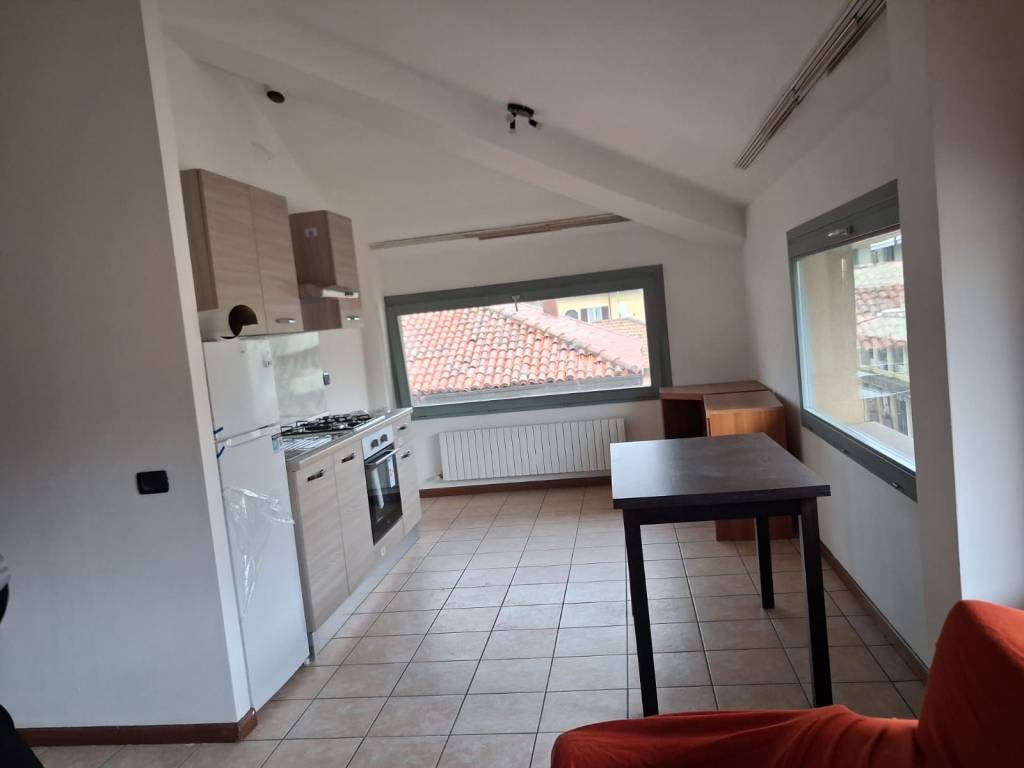 Appartamento a Erba in Via G. Majnoni - Foto 2