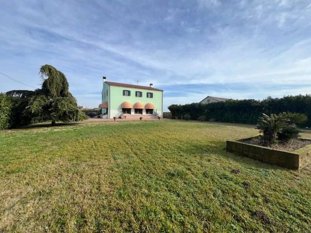 Villa a Frassinelle polesine in Via Giuseppe Mazzini, 78 - Foto 2