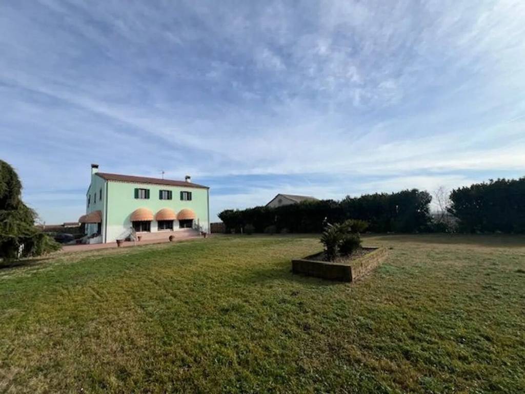 Villa a Frassinelle polesine in Via Giuseppe Mazzini, 78 - Foto 3