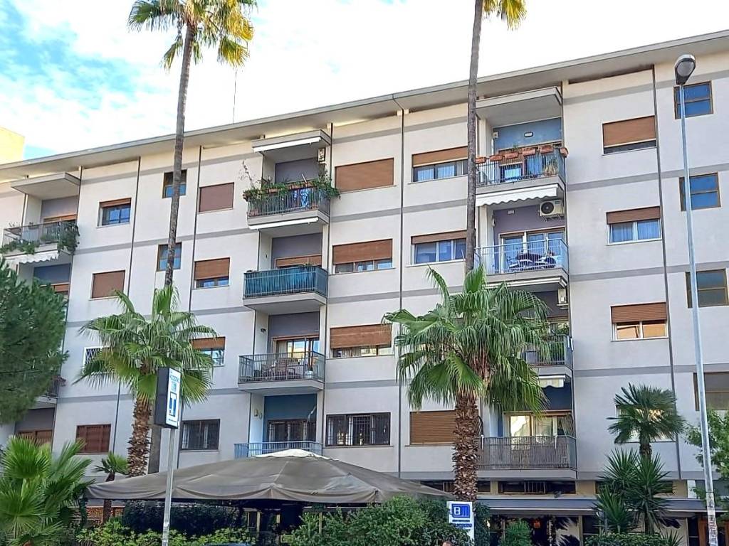 Appartamento a Bari in Viale Papa Pio XII - Foto 2