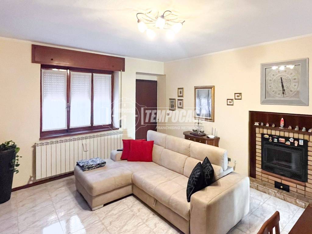 Casa indipendente a Zelo buon persico in Via Convento 17 - Foto 2