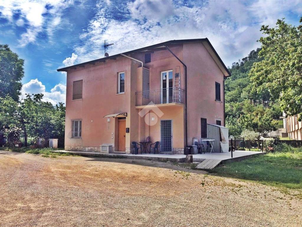 Casa indipendente a Valfabbrica in Vocabolo Fornace - Foto 2