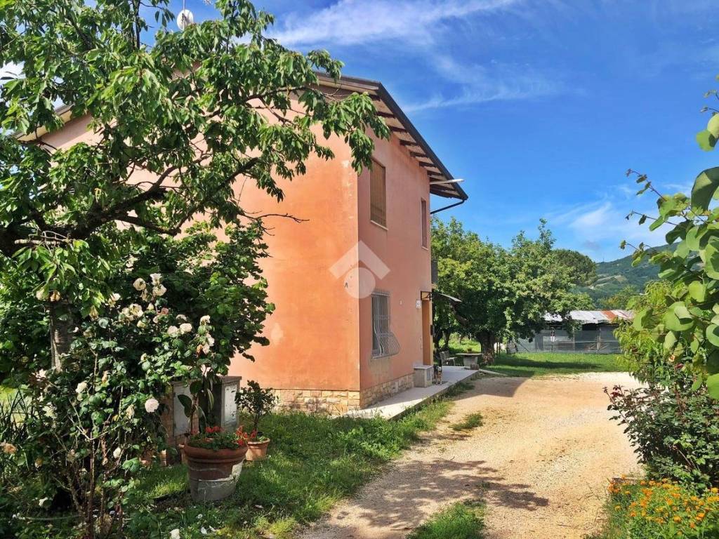 Casa indipendente a Valfabbrica in Vocabolo Fornace - Foto 3
