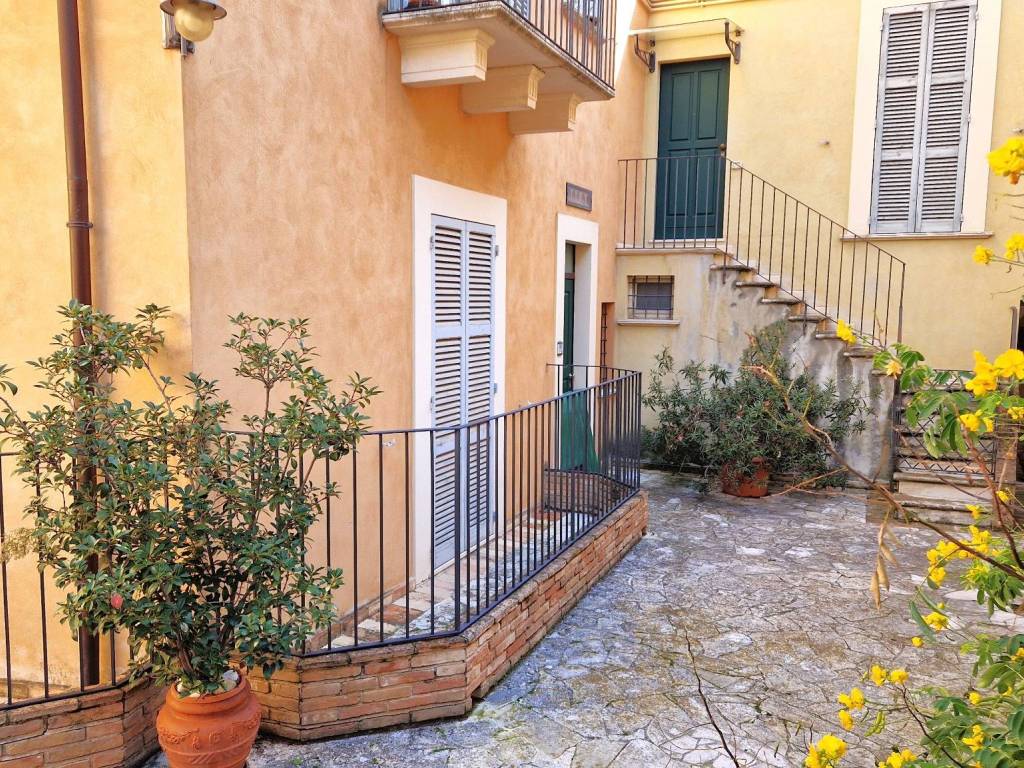Appartamento a Chieti in Salita Santa Chiara, 8 - Foto 3