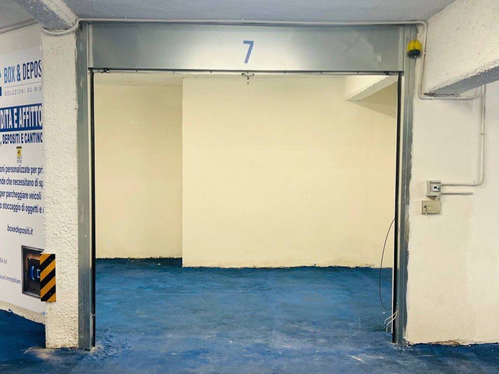 Box / garage a San giorgio a cremano in Via Giuseppe Mazzini, 50 - Foto 2