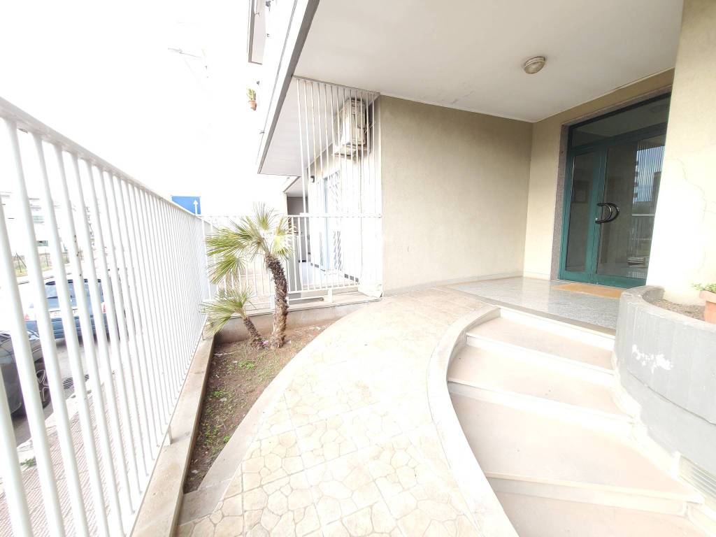 Appartamento a Triggiano in Via Giovanni Battista Pirelli - Foto 4