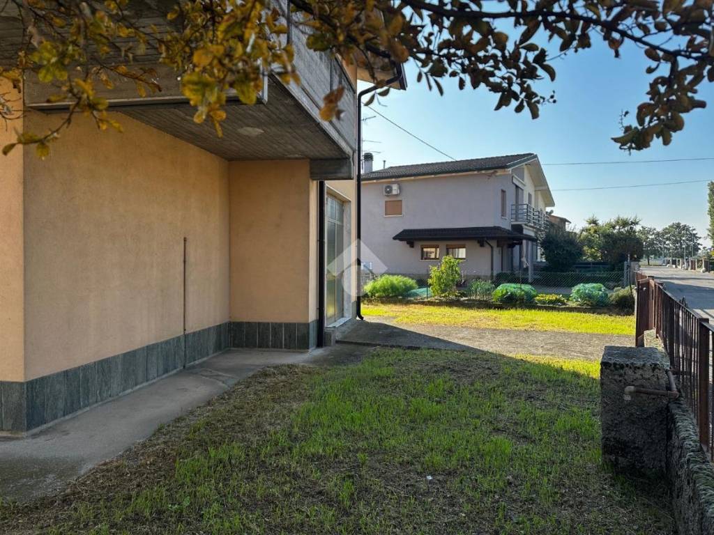 Villa a Leno in Quartiere Alcide De Gasperi, 11 - Foto 2