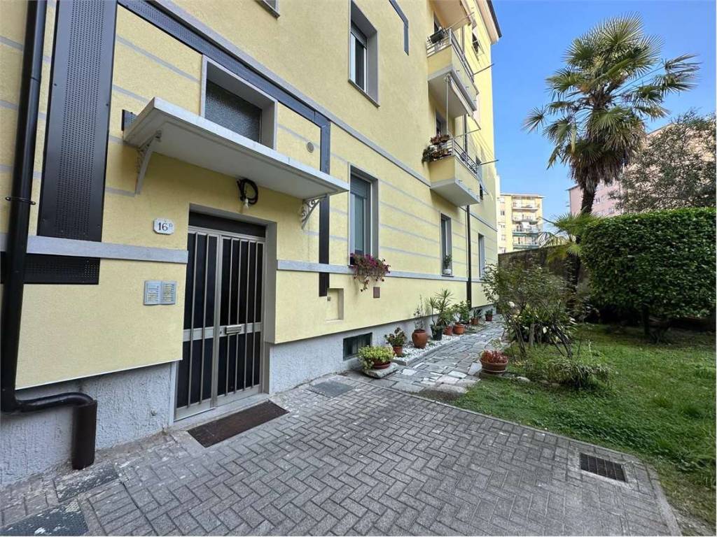 Appartamento a Como in Via Anzani, 16 - Foto 2