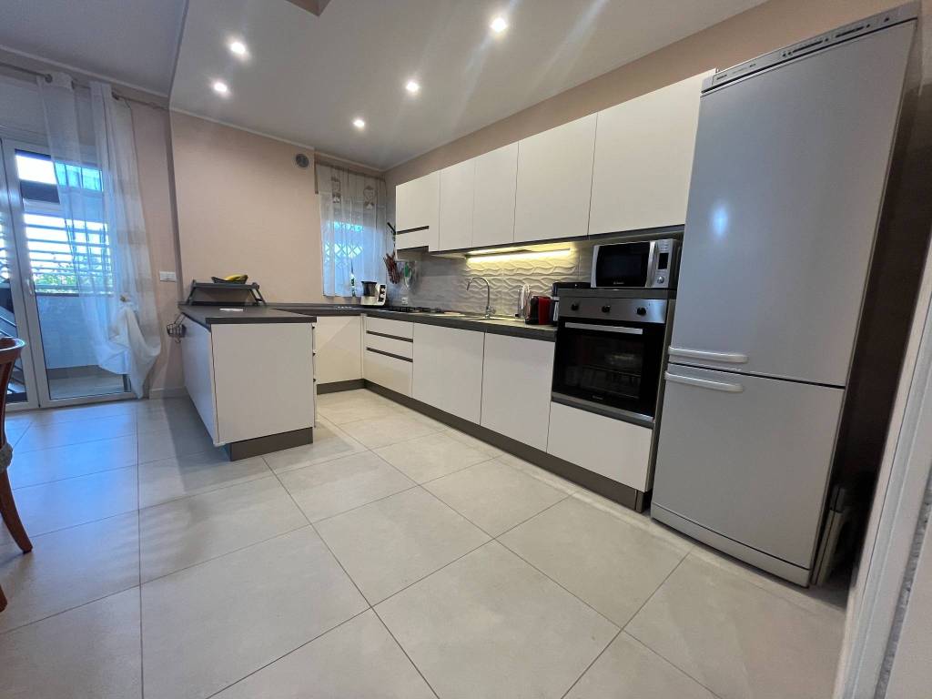 Appartamento a Valenzano in Via della Repubblica - Foto 4