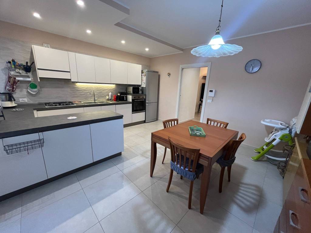 Appartamento a Valenzano in Via della Repubblica - Foto 5