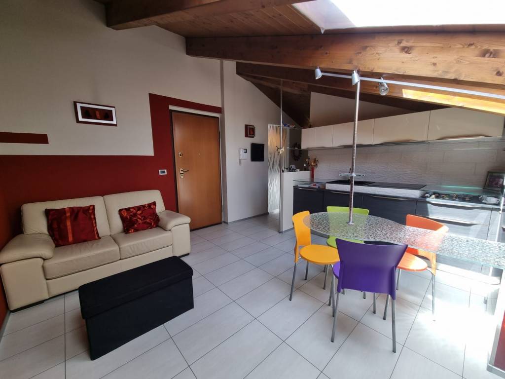 Attico / mansarda a Buttigliera d'asti in Via San Martino - Foto 3