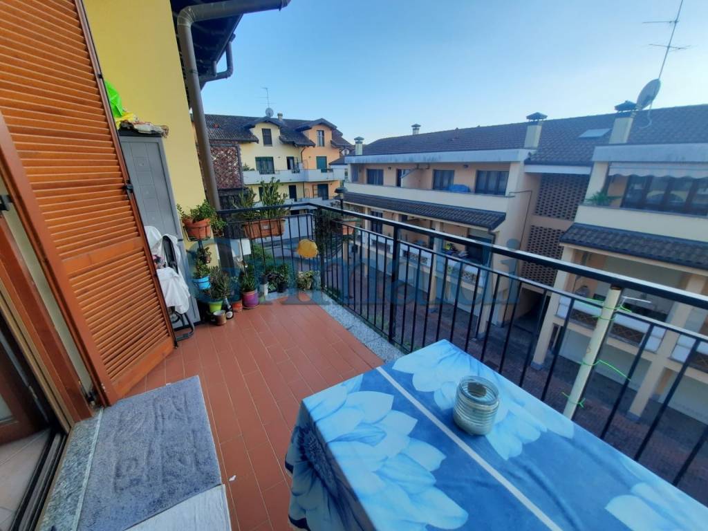 Appartamento a Bareggio in Via Isonzo - Foto 3