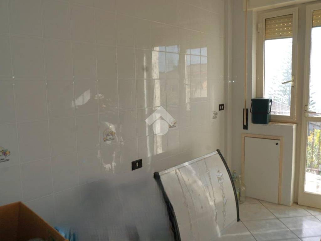 Casa indipendente a Montecorvino pugliano in Via Massimo D'Antona - Foto 3