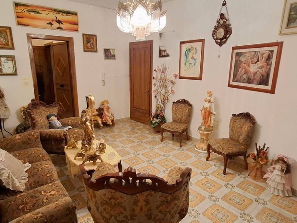 Casa indipendente a Carini in Via Giosuè Borsi - Foto 2