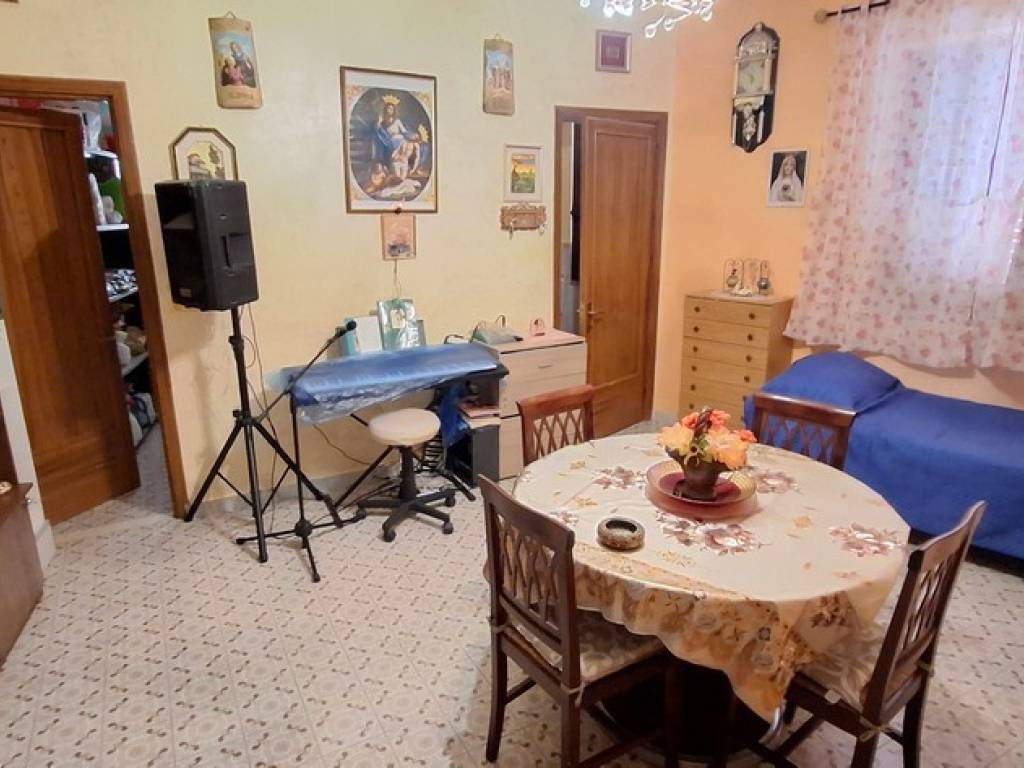 Casa indipendente a Carini in Via Giosuè Borsi - Foto 4