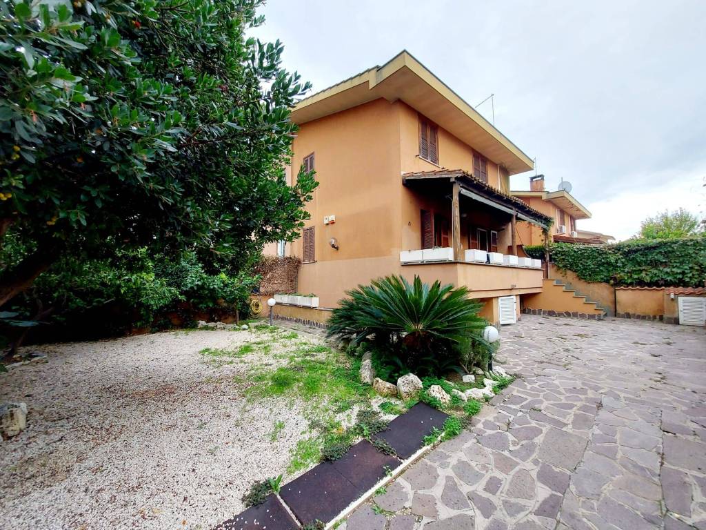 Villa a Cerveteri in Viale Umberto Giordano - Foto 2