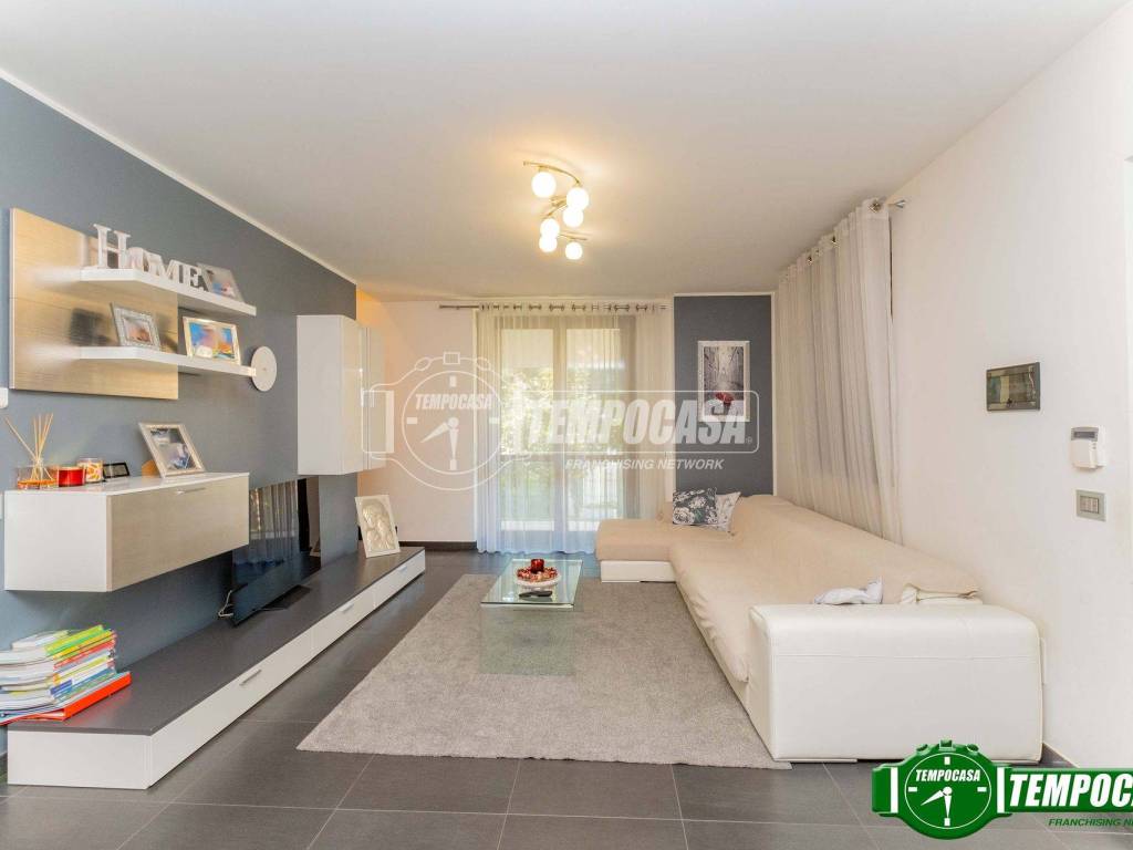 Villa a Bareggio in Via Brughiera 73 - Foto 2