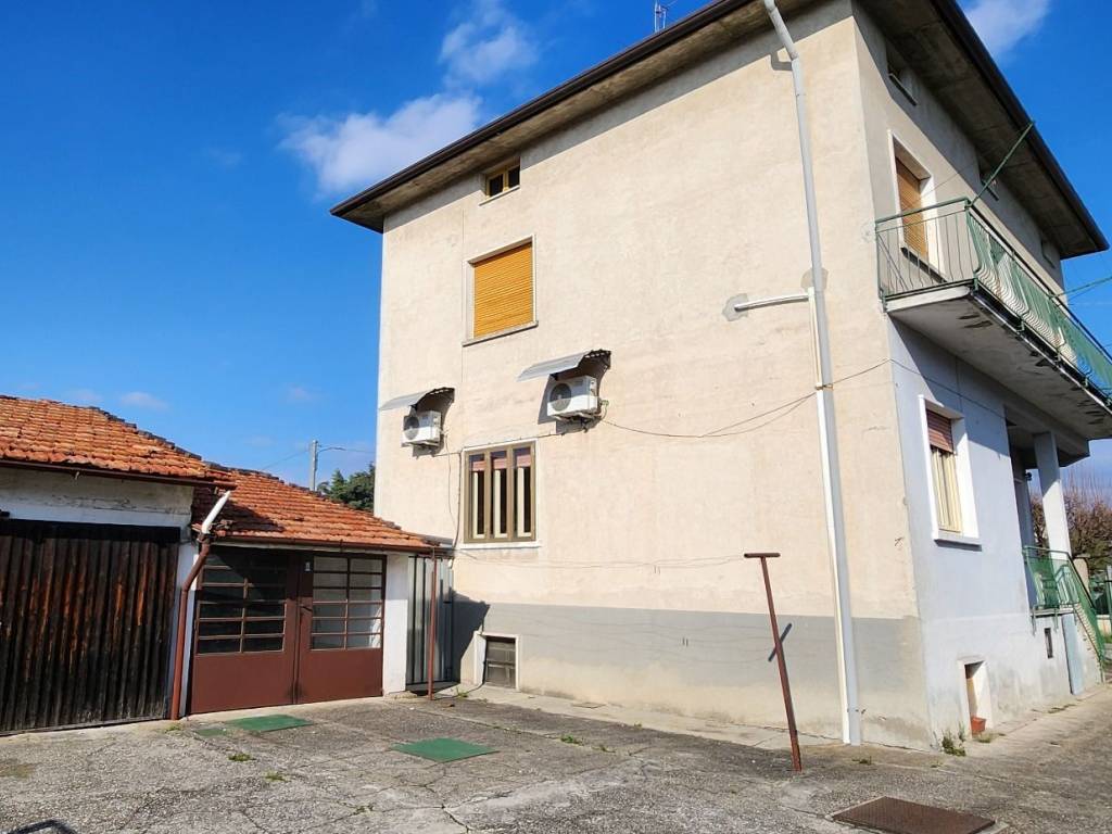 Villa a Fagnano olona in Via Virgilio, 20 - Foto 2