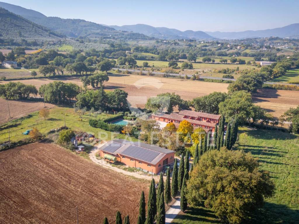 Rustico / casale a Spoleto in Via dei Platani - Foto 4