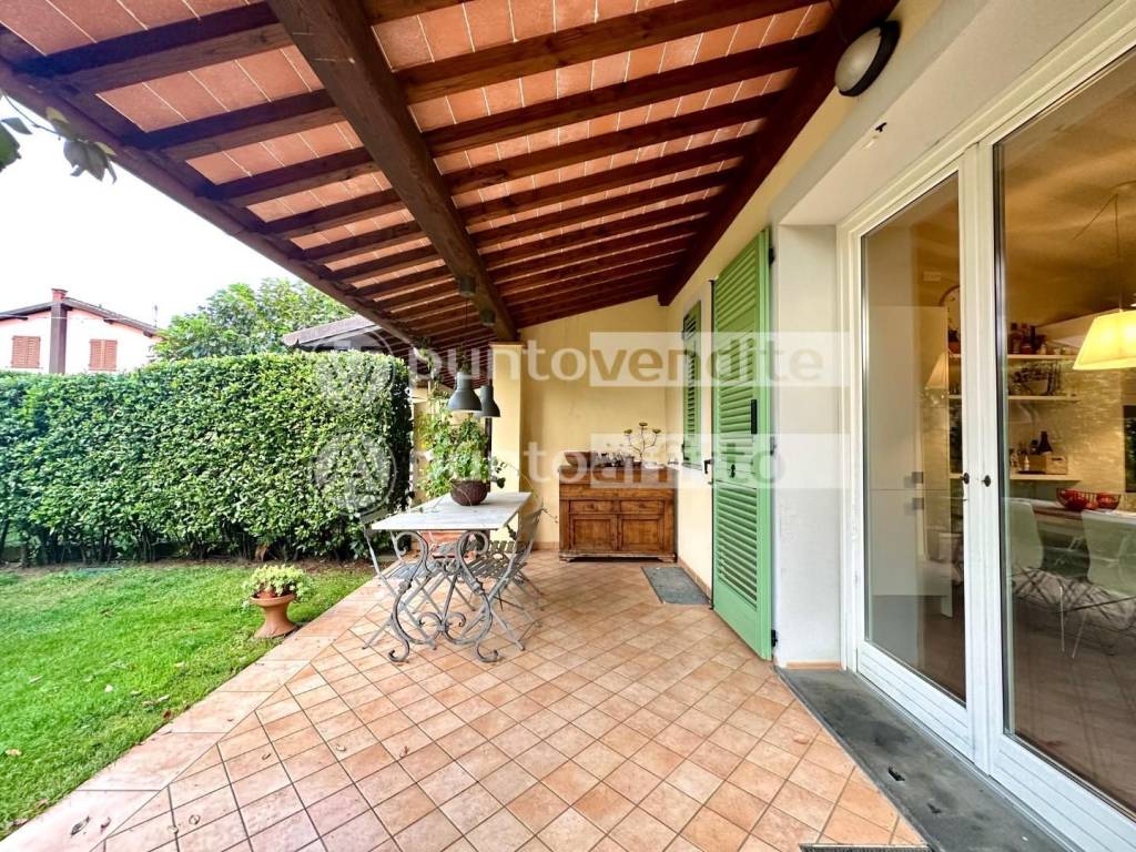 Villetta a schiera a Lucca in Via della Maulina - Foto 2