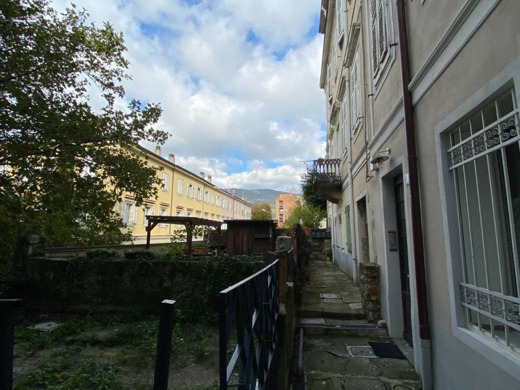 Appartamento a Trieste in Via Francesco Crispi, 77 - Foto 5