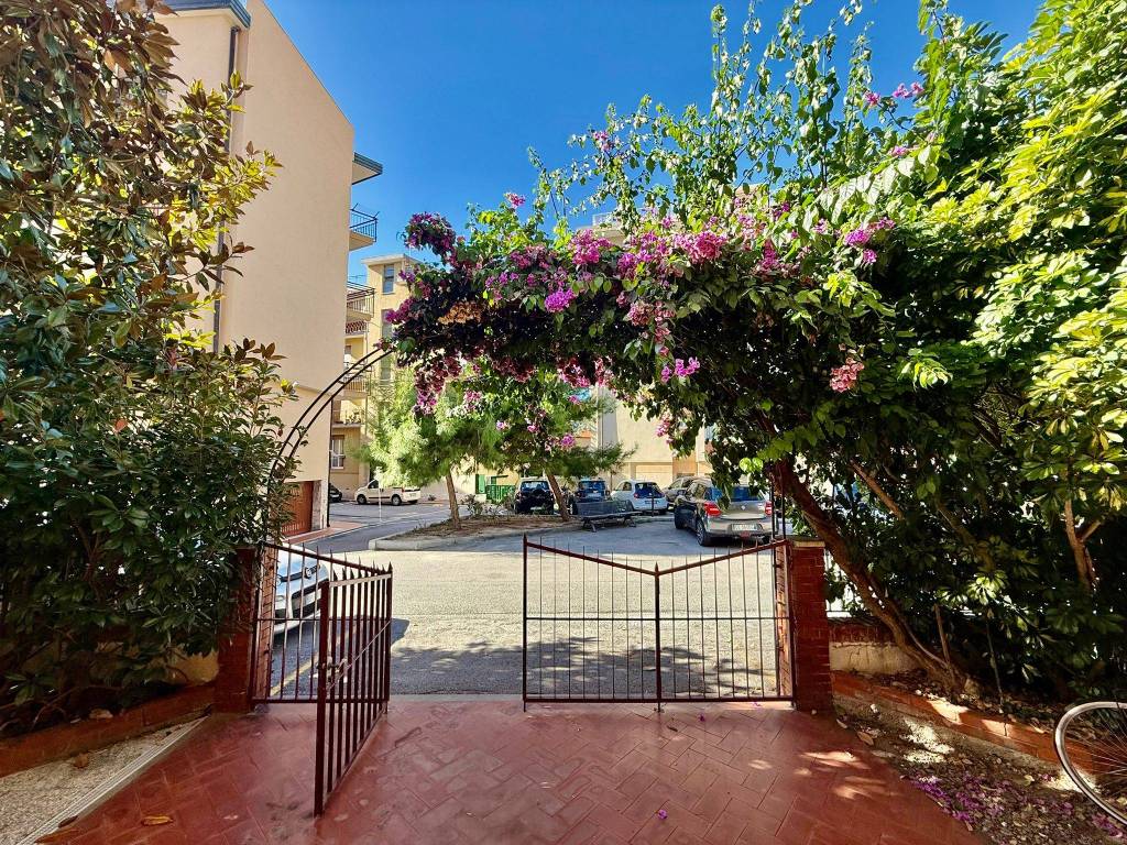 Appartamento a Finale ligure in Via Madonna, 40 - Foto 3