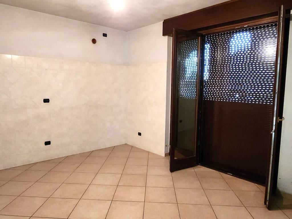 Villa a Gorla maggiore in Via 1 Maggio - Foto 4