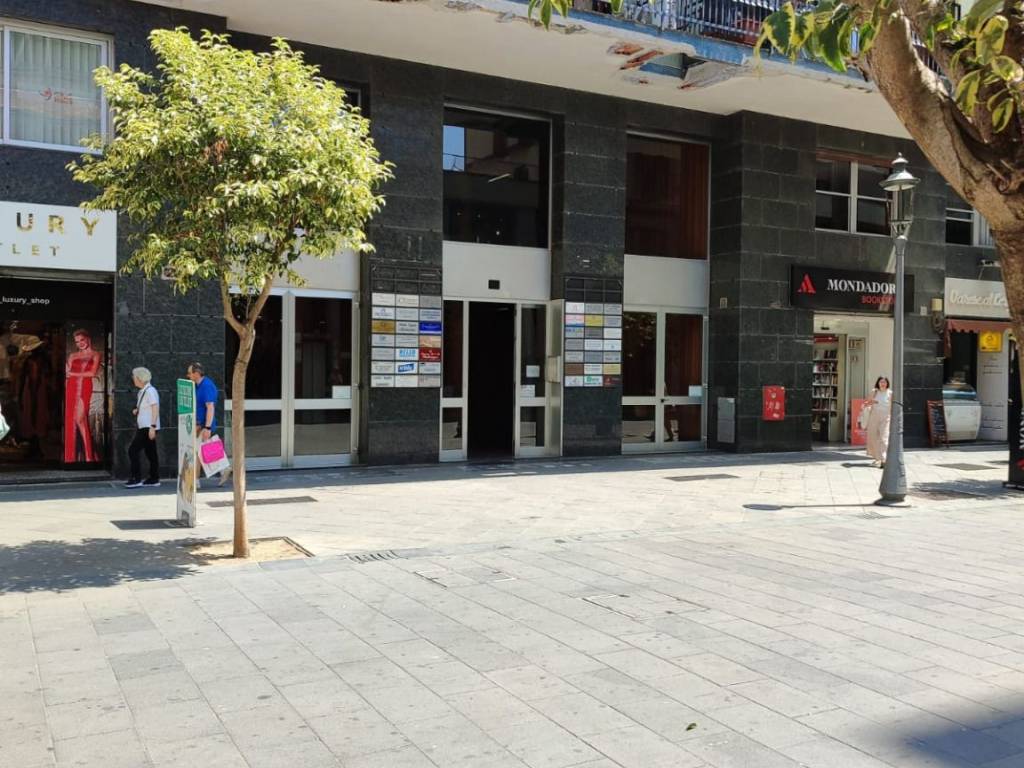 Appartamento a Salerno in Corso Vittorio Emanuele, 58 - Foto 2