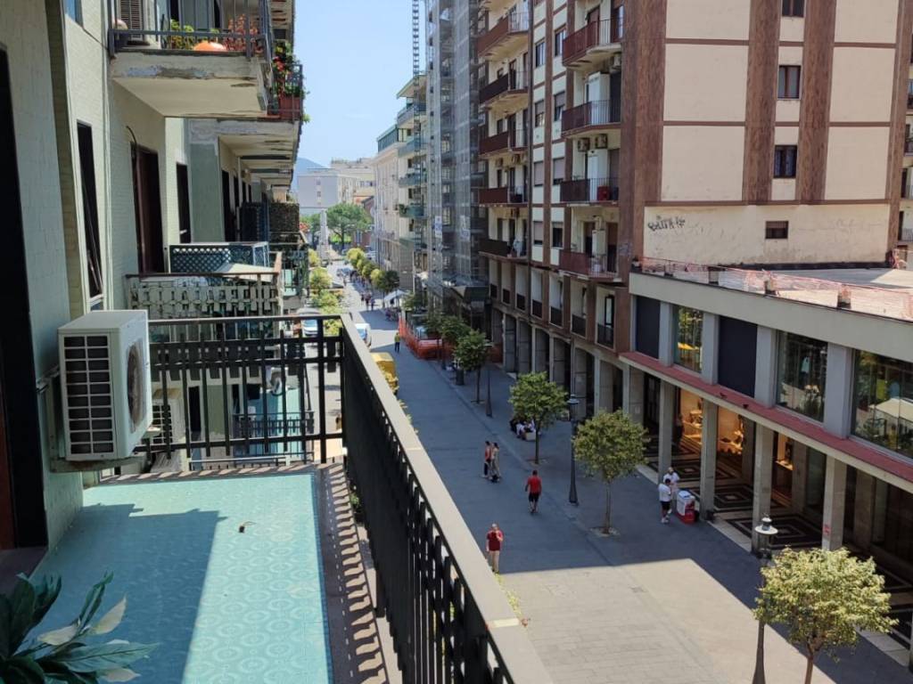 Appartamento a Salerno in Corso Vittorio Emanuele, 58 - Foto 5