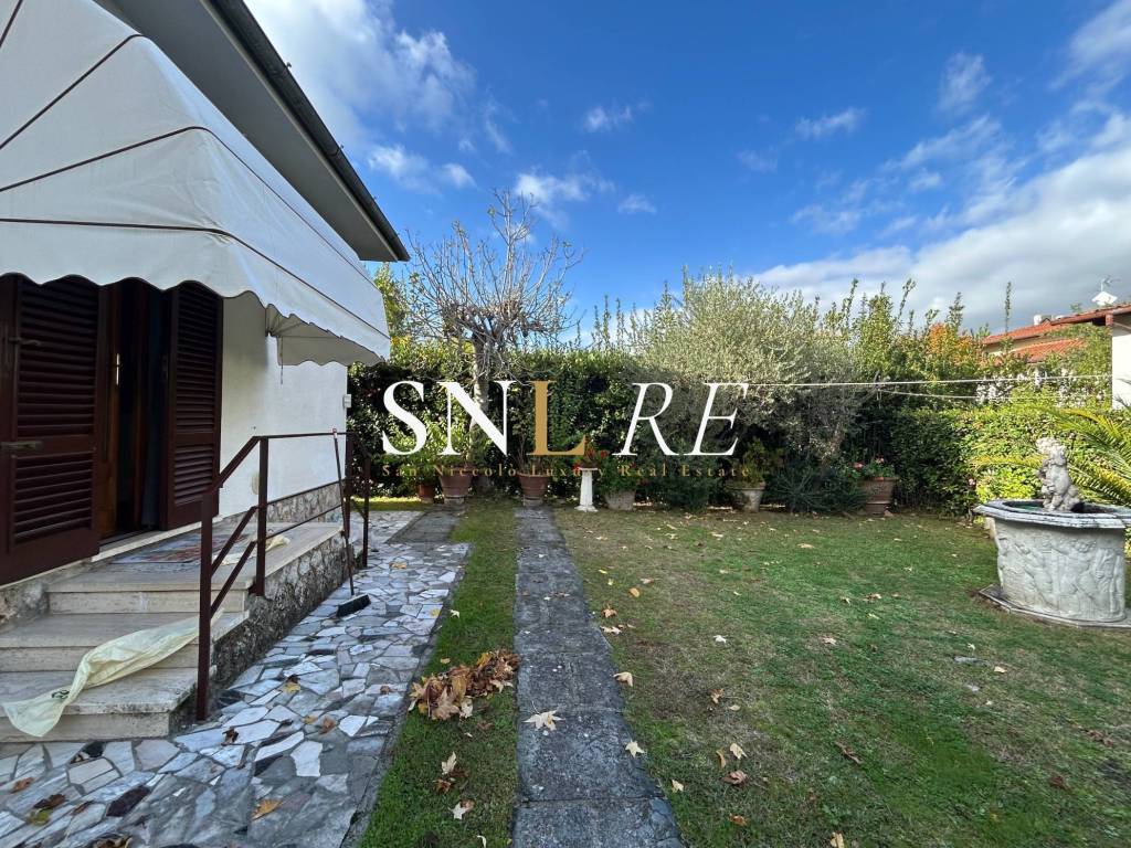 Villa a Forte dei marmi in Via Giovanni Agnelli - Foto 2