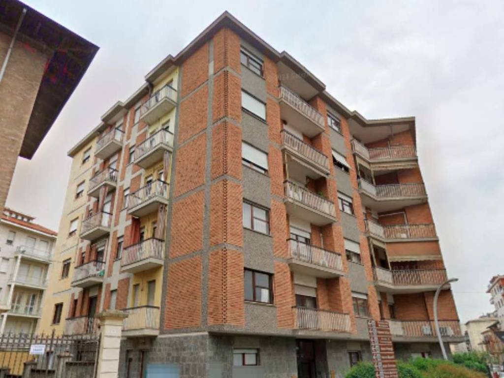 Appartamento a Asti in Largo Martiri della Liberazione - Foto 3