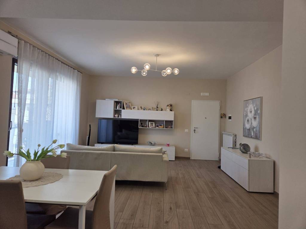 Appartamento a Benevento in Via Enzo Marmorale - Foto 5