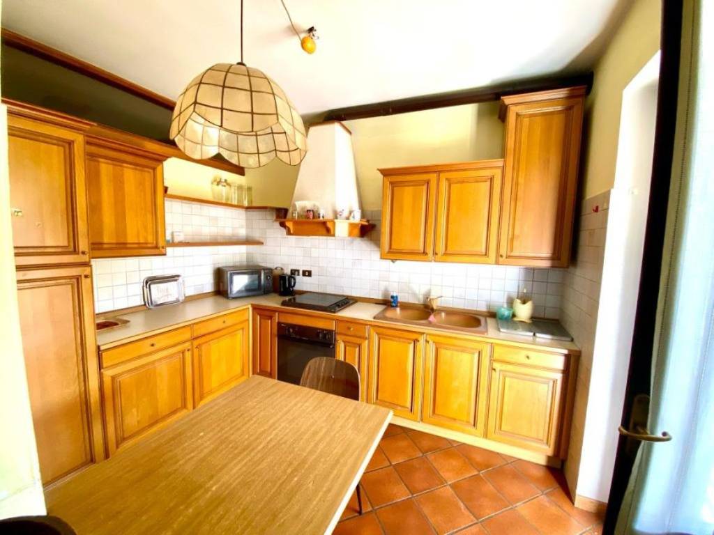 Villa a Caprino veronese in Piazza Alberto Stringa - Foto 5