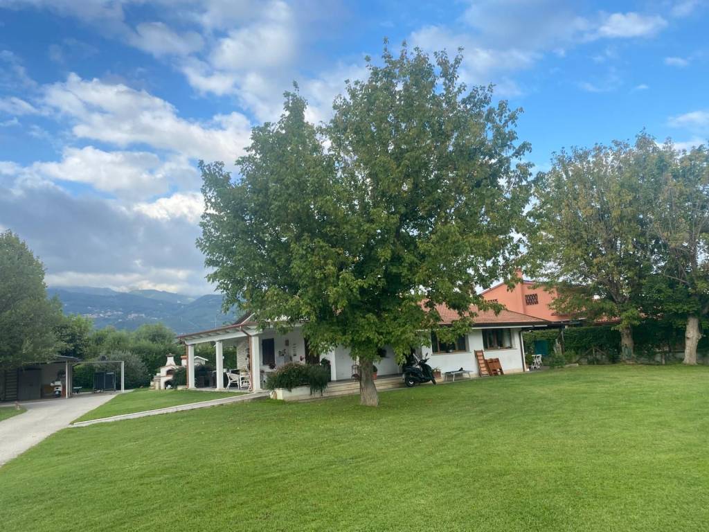Villa a Pietrasanta in Via Tonfano, 135 - Foto 2