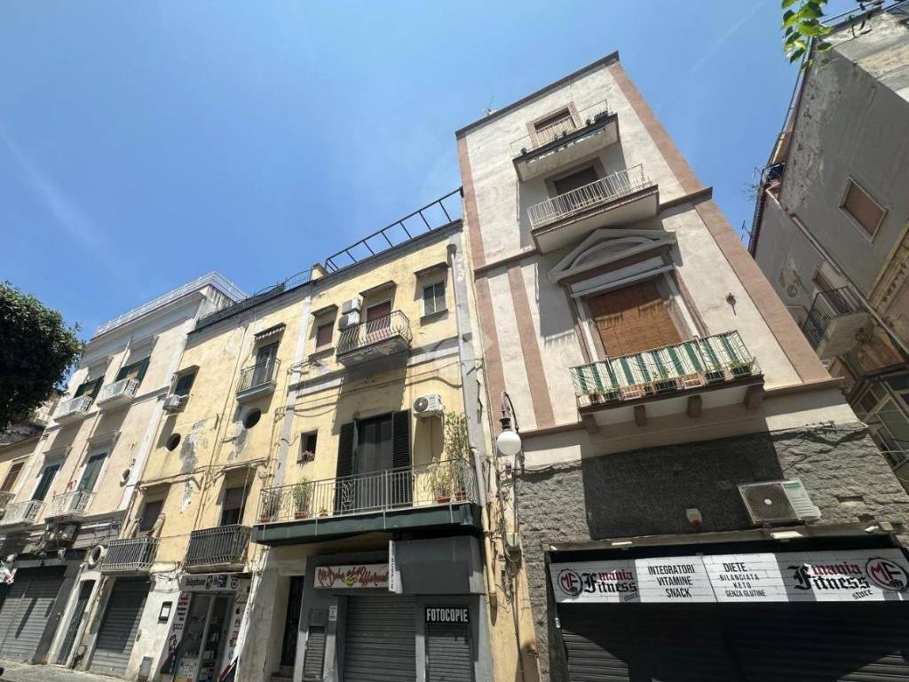 Appartamento a Torre annunziata in Corso vittorio emanuele, 346 - Foto 2