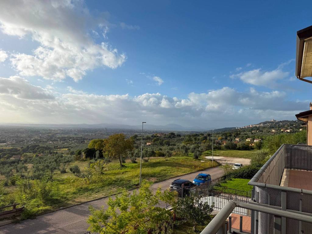 Appartamento a Assisi in Via Colle del Benzi - Foto 5