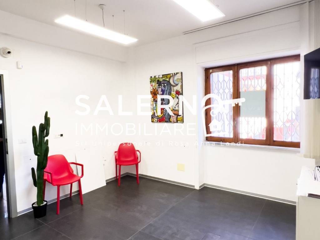 Appartamento a Salerno in Via Giovan Battista Amendola, 37 - Foto 4