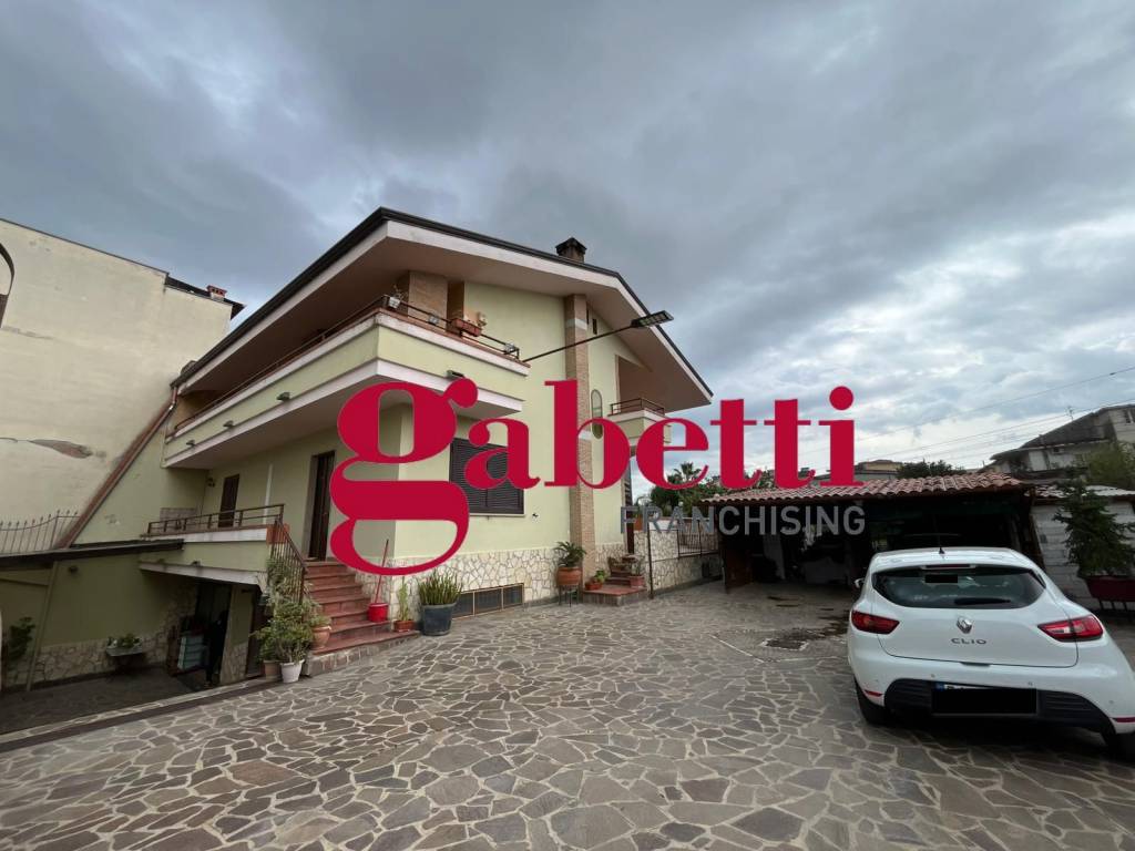 Villa a Maddaloni in Via Sant'Eustachio, 144 - Foto 3