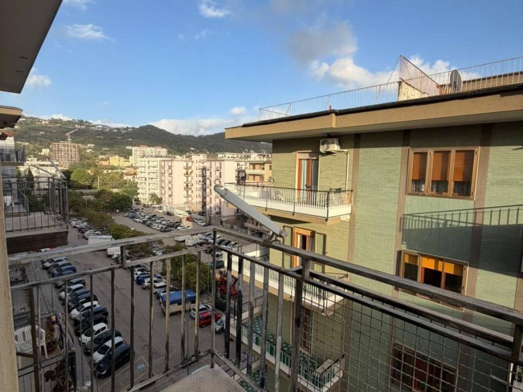 Appartamento a Salerno in Via Posidonia - Foto 2